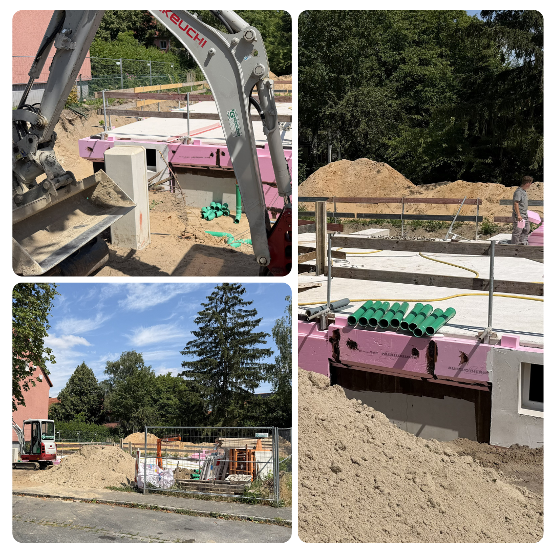 Eine zusammengesetzte Aufnahme einer Baustelle, auf der ein rosa markiertes Fundament, ein Bagger, Rohre und Erdhaufen zu sehen sind, umgeben von Bäumen und Zäunen.