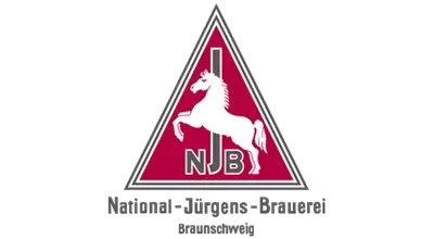 Das Logo der National Jürgens Brauerei zeigt ein weißes Pferd über den Buchstaben NJB in einem roten Dreieck.