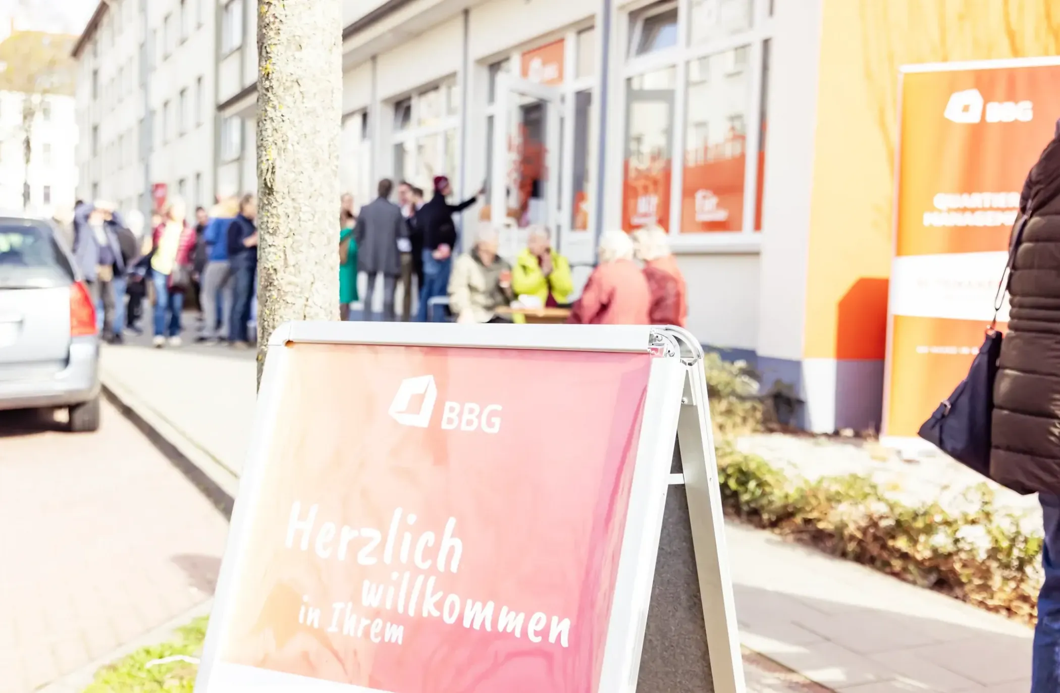 Ein Schild mit der Aufschrift